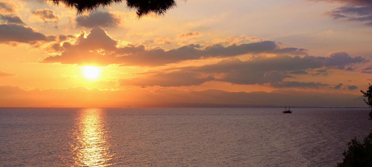 Naftilos Blue View Retreat Avia Exterior photo